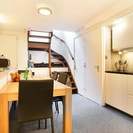 Leidseplein-amsterdam Centre Bed & Breakfast 3*