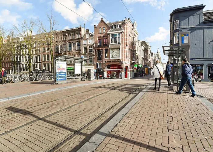 Only Friends Gasthuis Amsterdam