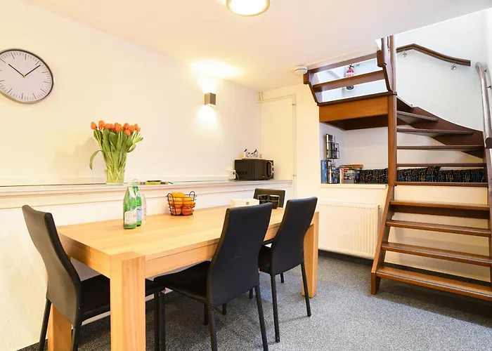 Only Friends Gasthuis Amsterdam